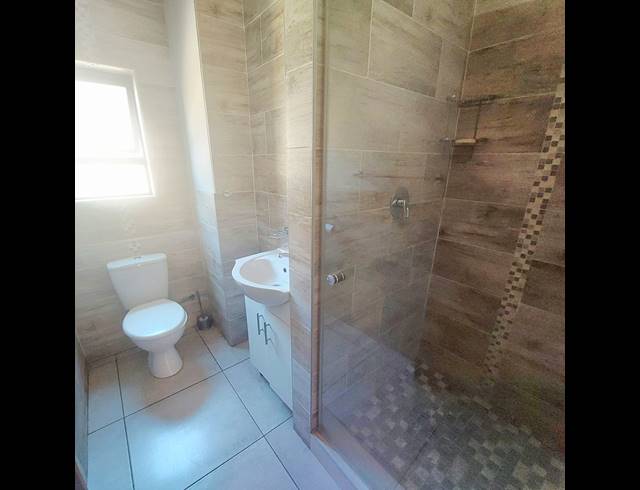 2 bed property to rent in RAVENSWOOD